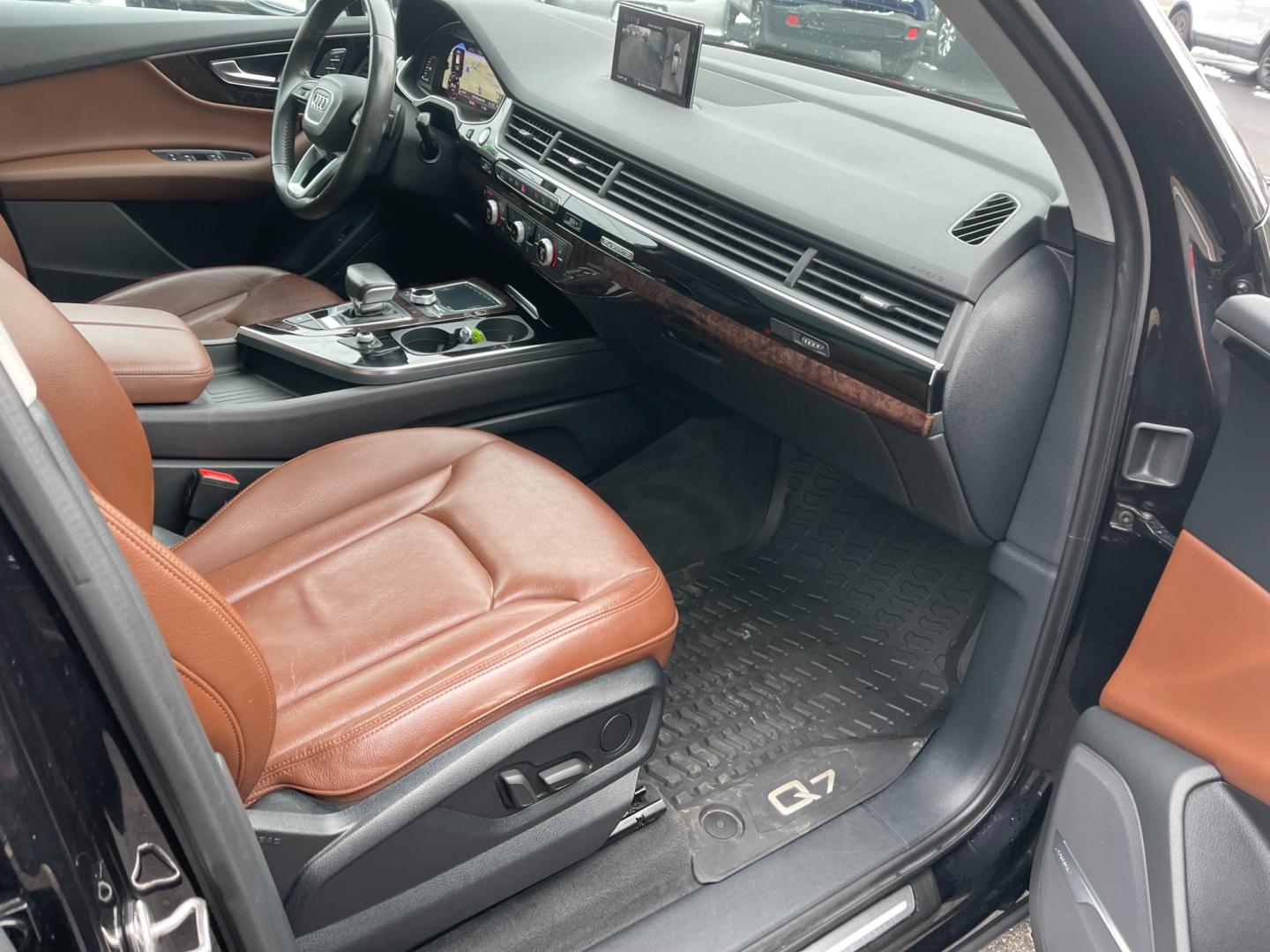 2019 Black /Brown Audi Q7 3.0T Premium Plus quattro (WA1LAAF77KD) with an 3.0L V6 DOHC 24V Supercharged engine, 8A transmission, located at 11115 Chardon Rd. , Chardon, OH, 44024, (440) 214-9705, 41.580246, -81.241943 - This 2019 Audi Q7 is a luxury SUV for luxury families. With its strong supercharged V6 engine and advanced all-wheel-drive system, this SUV is not only powerful with quick acceleration and a high towing capacity, but it's also equipped with leading-edge technology and comfort amenities. The inclusio - Photo#48